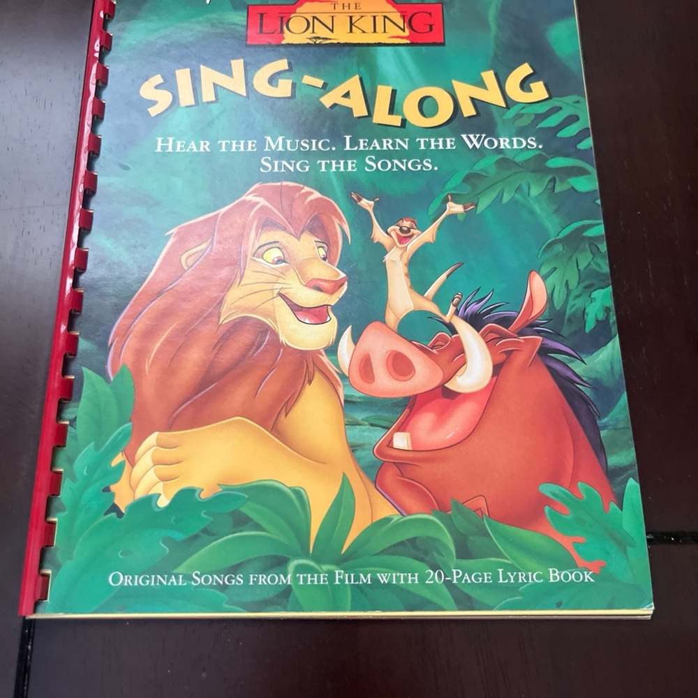 Disney The Lion King Sing-Along Book - Red, Green, Orange
